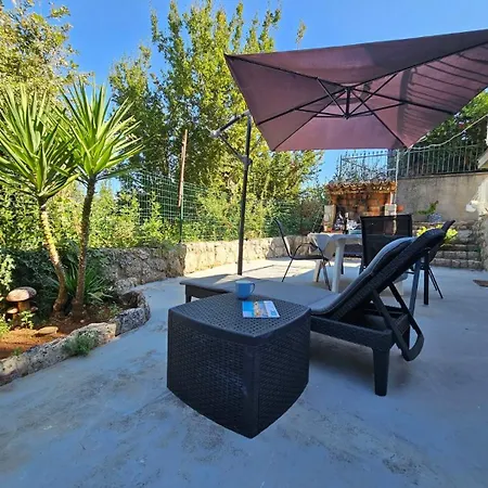Apartman Luna - 50 M Od Mora Njivice